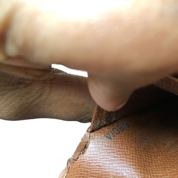 Louis Vuitton Monogram Marco Bifold Wallet & Dustbag - Picture 16 of 16